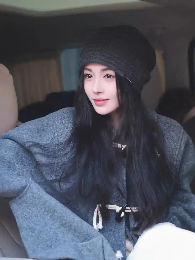 鞠婧祎冬日私服穿搭7015她真的有好多外套  这次她的冬日私服穿搭