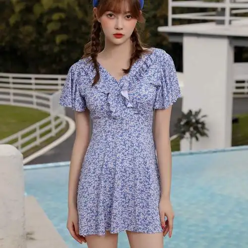 泳衣女保守显瘦连体泳衣女生韩版遮肚露背女士游泳衣海滩度假泳衣