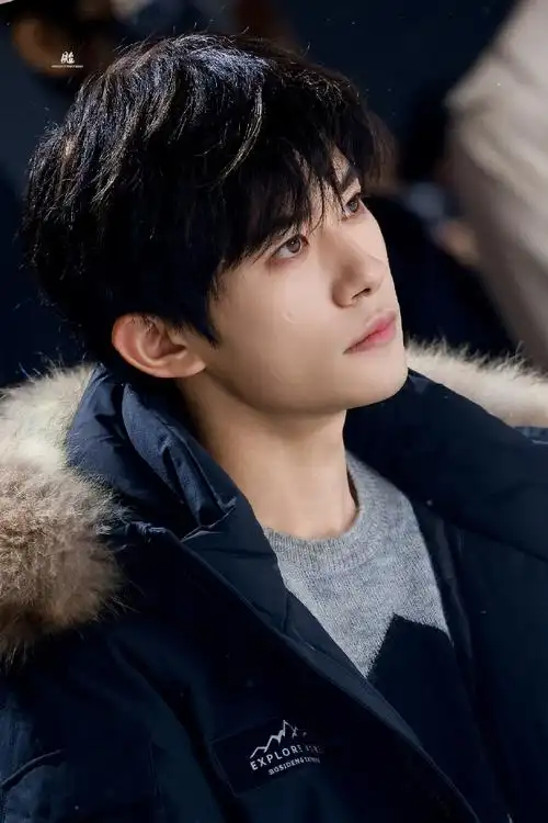 易烊千玺代言波司登##易烊千玺 4%vol的河