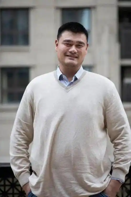 姚明疑身体健康状态堪忧,体重严重超标过400斤,再恶化恐要住院_网友