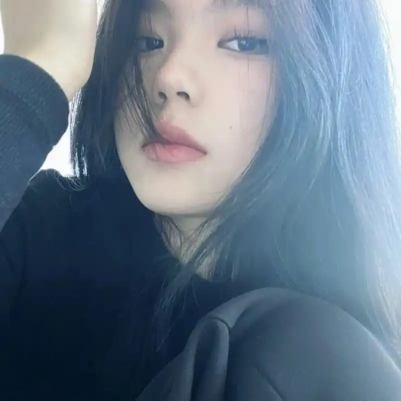 女生高级感头像