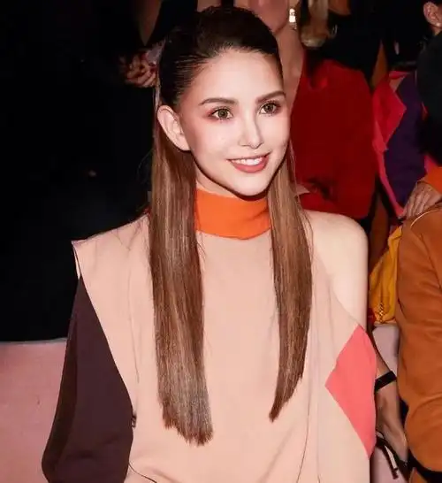 22岁嫁大14岁周杰伦,连生三胎的昆凌,没你想的那么简单