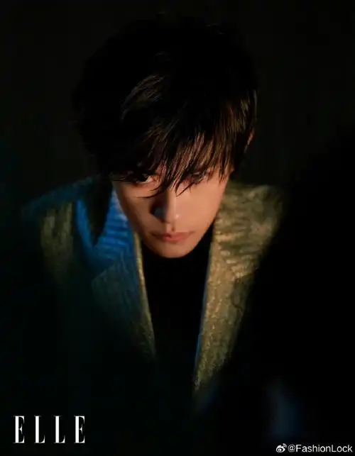 易烊千玺elle3月刊封面