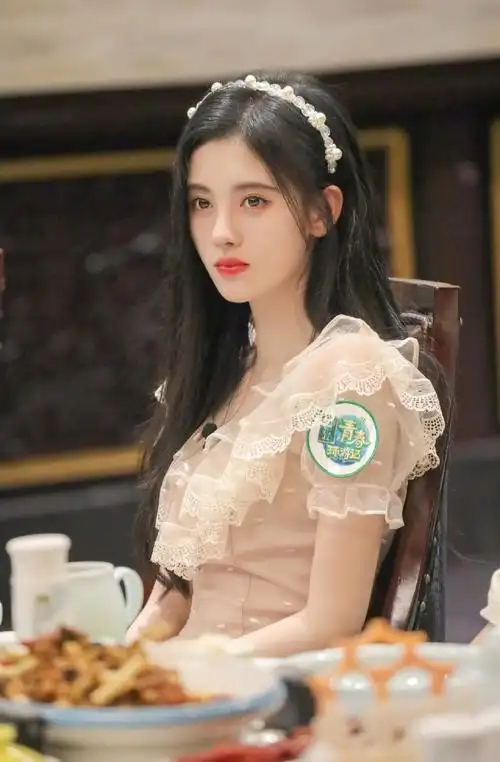 当前位置:>首页>图片大全>明星>鞠婧祎仙气纱裙综艺剧照图片> ( 1 / 5