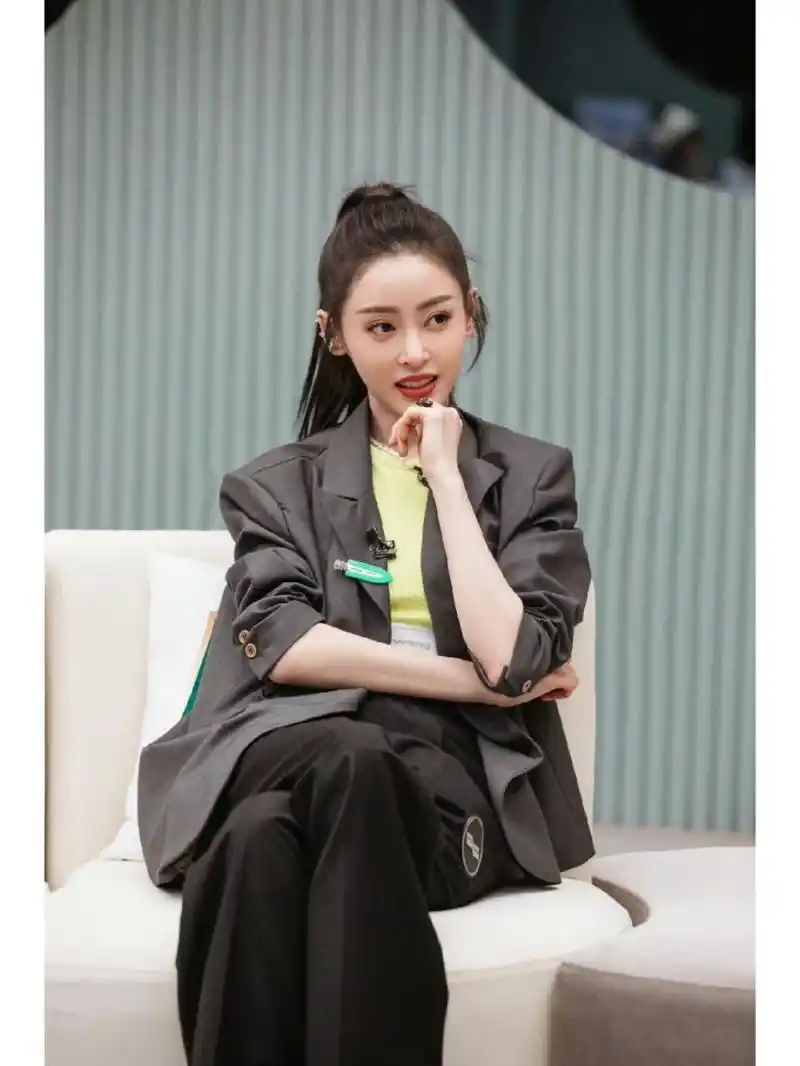 明星同款# #明星私服# #张天爱# #浪姐3