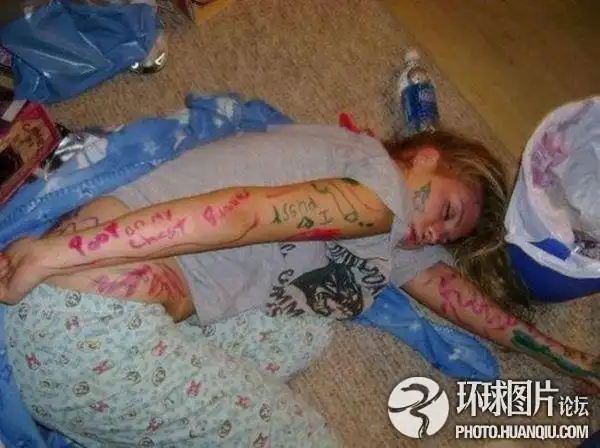 女人喝醉酒囧态百出!