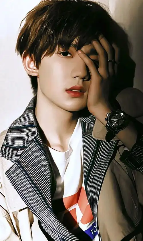 王源有哪些让你觉得很惊艳的图片?