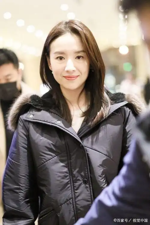 39岁董洁近照显疲态,皮肤松弛眼袋大,网友:美女易老!