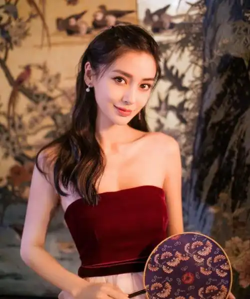 angelababy,从一个默默无名的小演员到内地超一线女明星,短短几季的