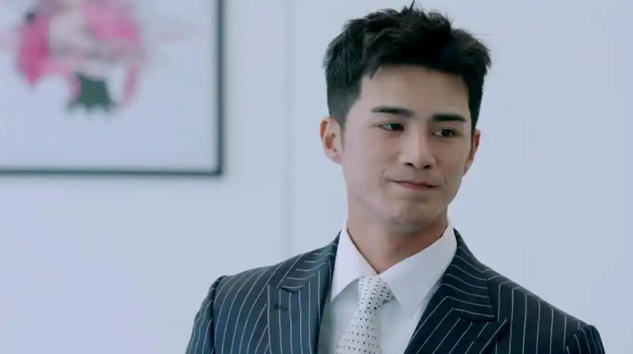 姜潮李溪芮甜蜜撒糖!爱情剧《我站在桥上看风景》片段速看