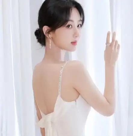 杨紫不配合补拍?lisa即将被取代?周扬青锤渣男人设?|唱片|罗志祥|填词