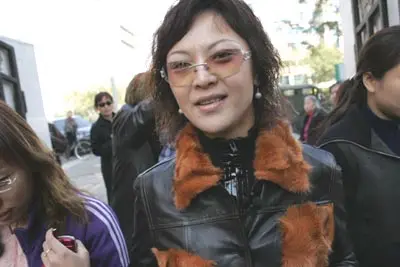 王纳文艺名王紫艺 赚够30万元就带孩子去加拿大