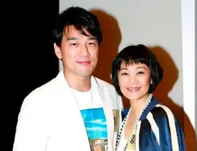 演员王耀庆为了省房租娶了房东的女儿结婚20年零绯闻