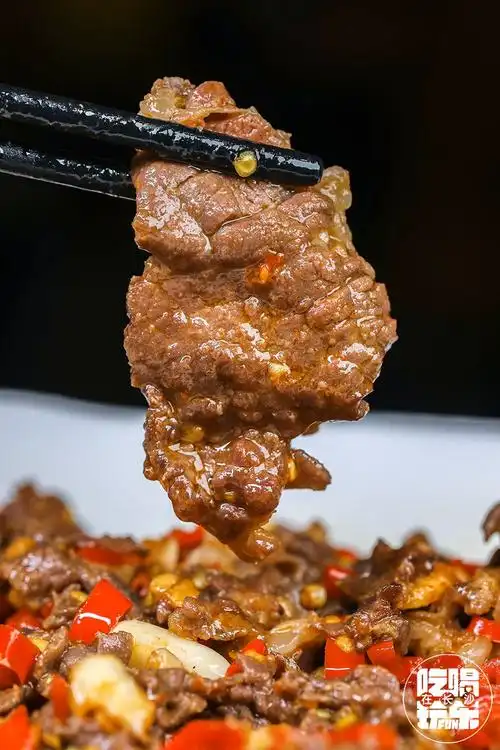 长沙这家湘菜店天天排队84秒就卖出一份国宝级小炒黄牛肉