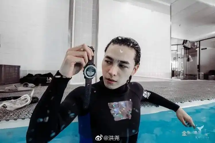 演员洪尧在正青春里我们见到了最令人心动和心碎的it男