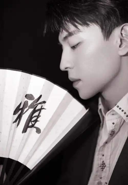 邓伦理想照耀中国悬崖吊威亚##邓伦拍戏20米速降悬挂半空