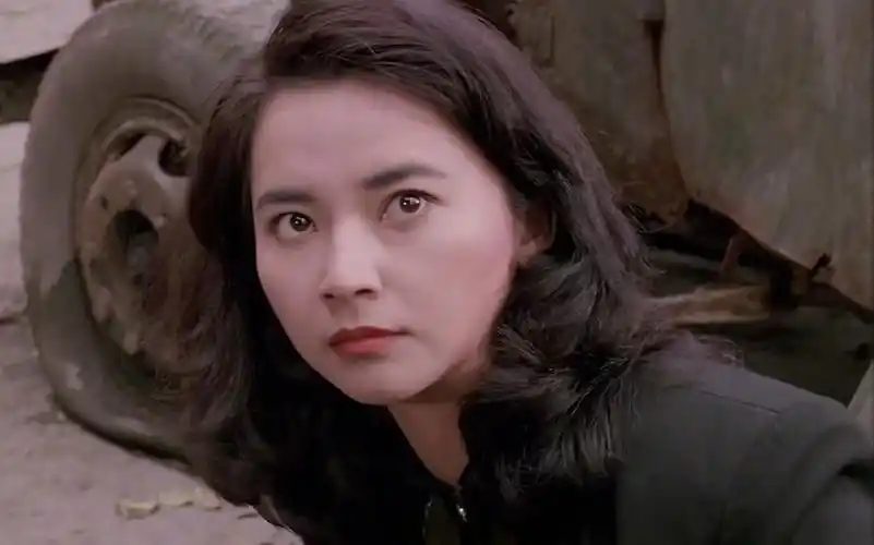 女神胡慧中经典动作片,暴打歹徒对战李连杰真是够精彩