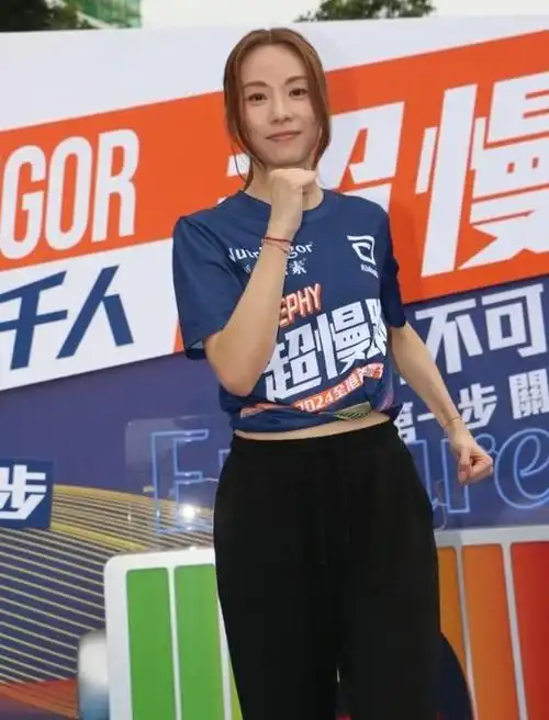 句句有骨!邓丽欣强硬回击网络负评:我eq高,心情好,工作还很多