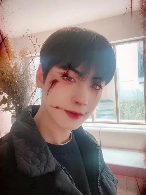 来看丑男车银优