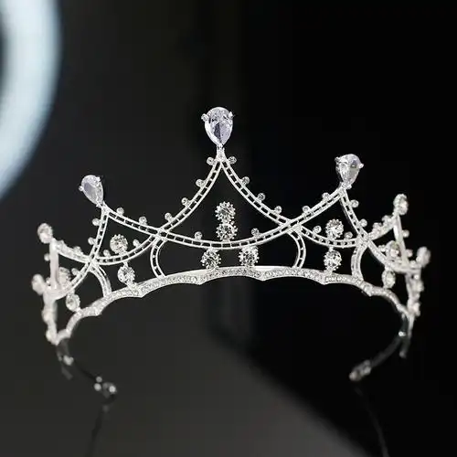 大气新娘皇冠头饰韩式新款超仙水晶王冠公主生日结婚礼白纱配饰