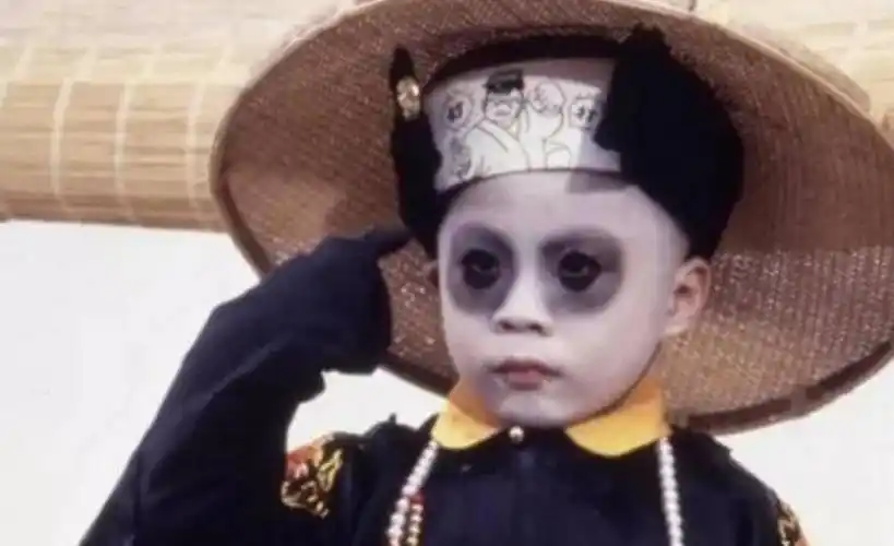 林正英养小僵尸是哪一部电影