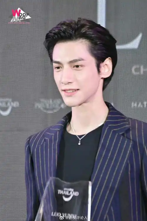 泰媒镜头下的大背头帅哥状态太好啦@罗云熙leo