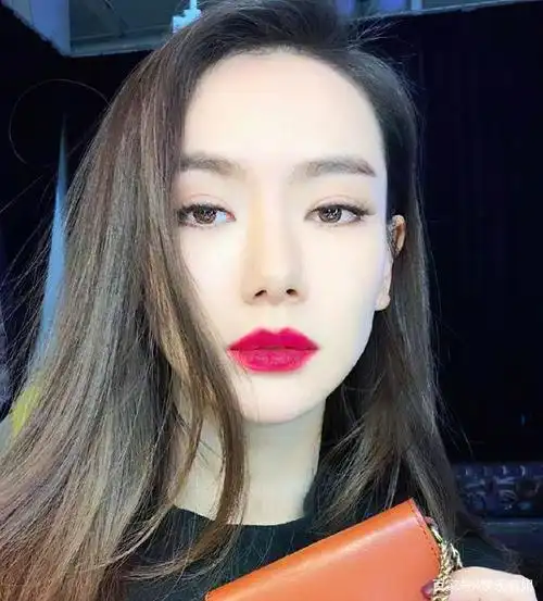 戚薇为何要割双眼皮?看到单眼皮lucky就懂,一双眼拯救一张脸