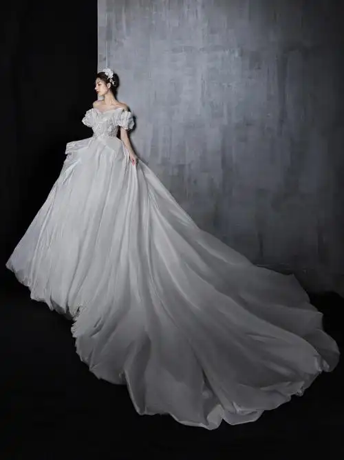 立体花塔夫绸超大拖尾婚纱淄博返图