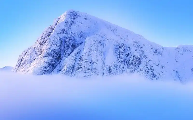 壮阔大山美丽云朵风景图片壁纸