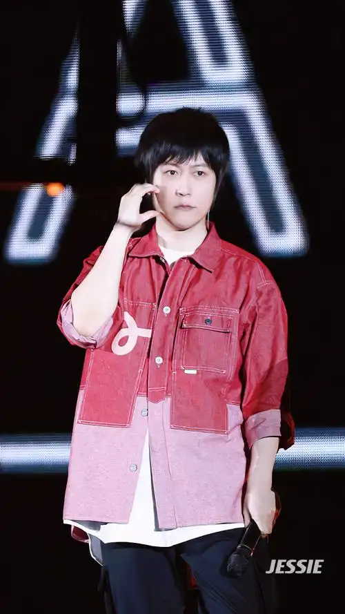 五月天广州##五月天诺亚方舟复刻限定版演唱会##阿信跳舞了