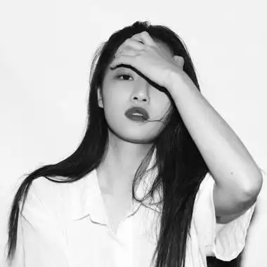 黑白女生头像高冷霸气