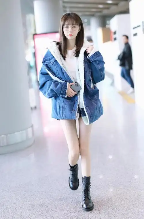 沈梦辰不惧被喷金刚芭比!再穿泡泡袖毛衣配仔裤,意外美出新高度