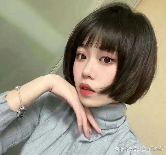 短发漫画刘海发型