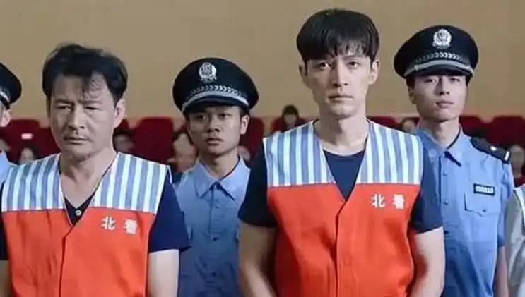 明星"监狱照":张一山霸气,胡歌逼真,看见孙红雷我笑岔气