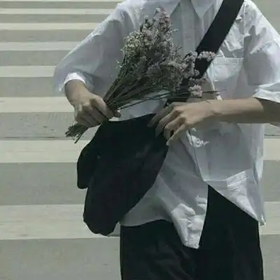 部位森系男头简捧花_男生头像_我要个性网