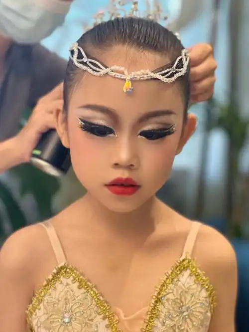 芭蕾舞眼妆芭蕾舞舞台妆北京上门化妆儿童