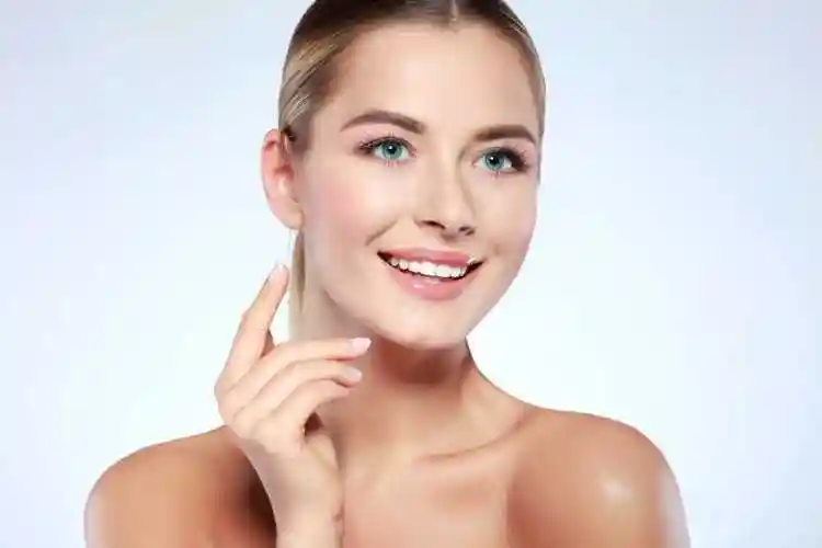 皮肤光滑的美女