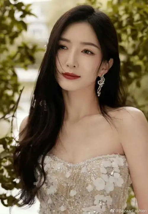 江疏影头发上有只蝴蝶