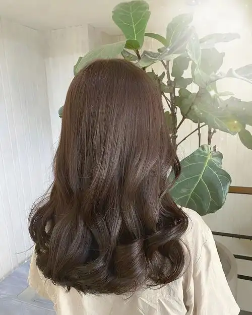 中长发女生必备的温柔法式烫发