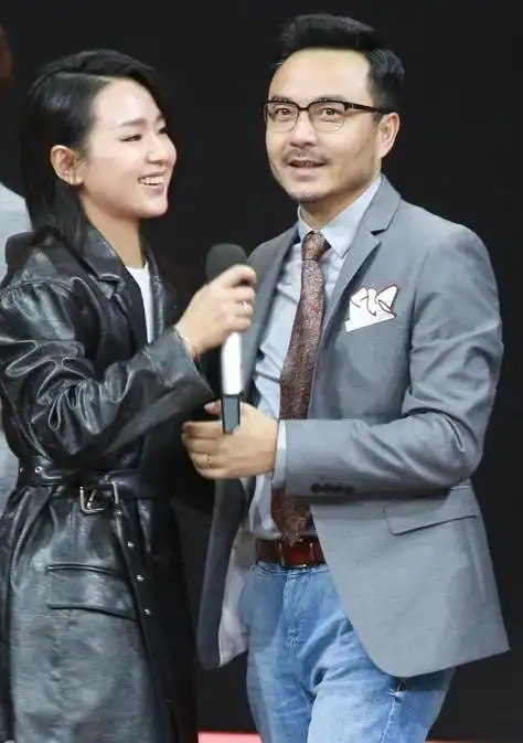 周笔畅长沙密会汪涵!12岁年龄差似父女,娱乐圈忘年交真相曝光