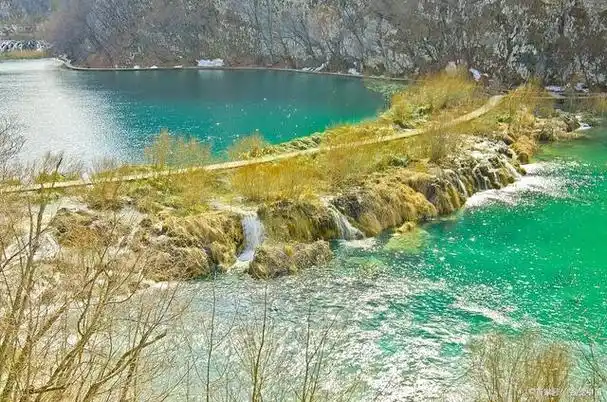 月亮湖风景区在哪里?追寻月亮湖风景区,自然之美无所不在