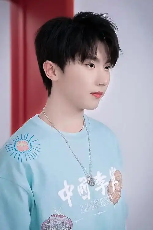 马嘉祺李宁运动青春产品全球代言人