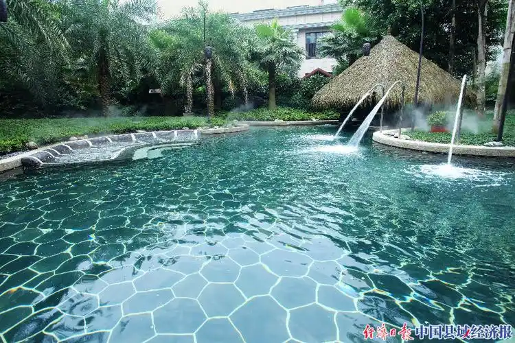 走上"温泉 "的融合发展道路