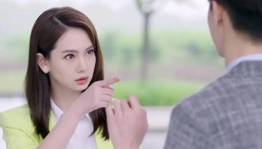 因为一辆车,大姑姐怀疑我跟她对象太亲近,真相让我们哭笑不得