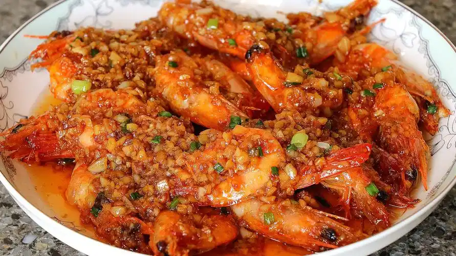 这才是"蒜蓉虾"最好吃的做法,蒜香入味,比清蒸大虾好吃太香了