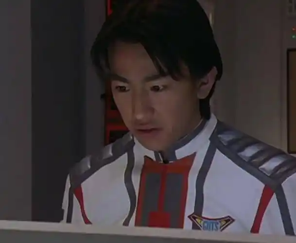 原创迪迦奥特曼:进入胜利队有什么要求?大古靠"走后门",她凭兄妹关系