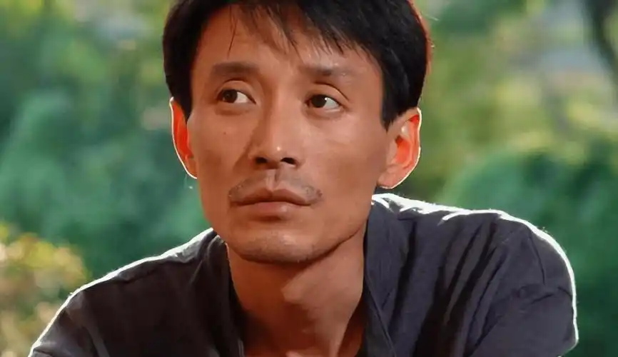 演员田小洁:出道22年低调无绯闻,对江珊一见钟情,待继女如亲生_表演