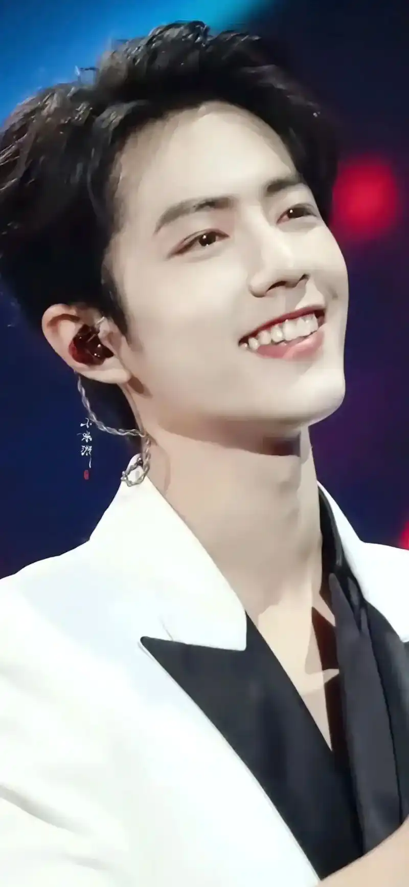 肖战 #治愈系笑容 看完余生真的沦陷了 - 抖音