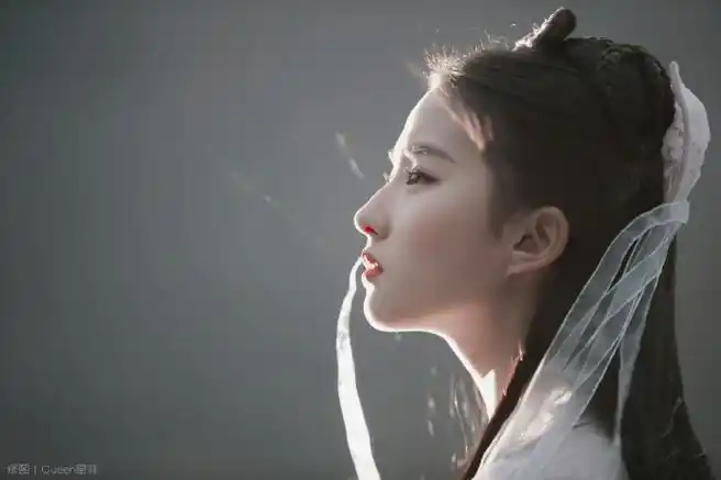 刘亦菲出道22年26个角色