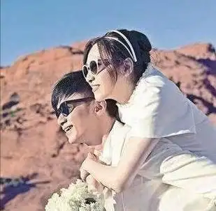 古巨基娶相伴23年经纪人妻子为爱生子如今一家三口幸福美满